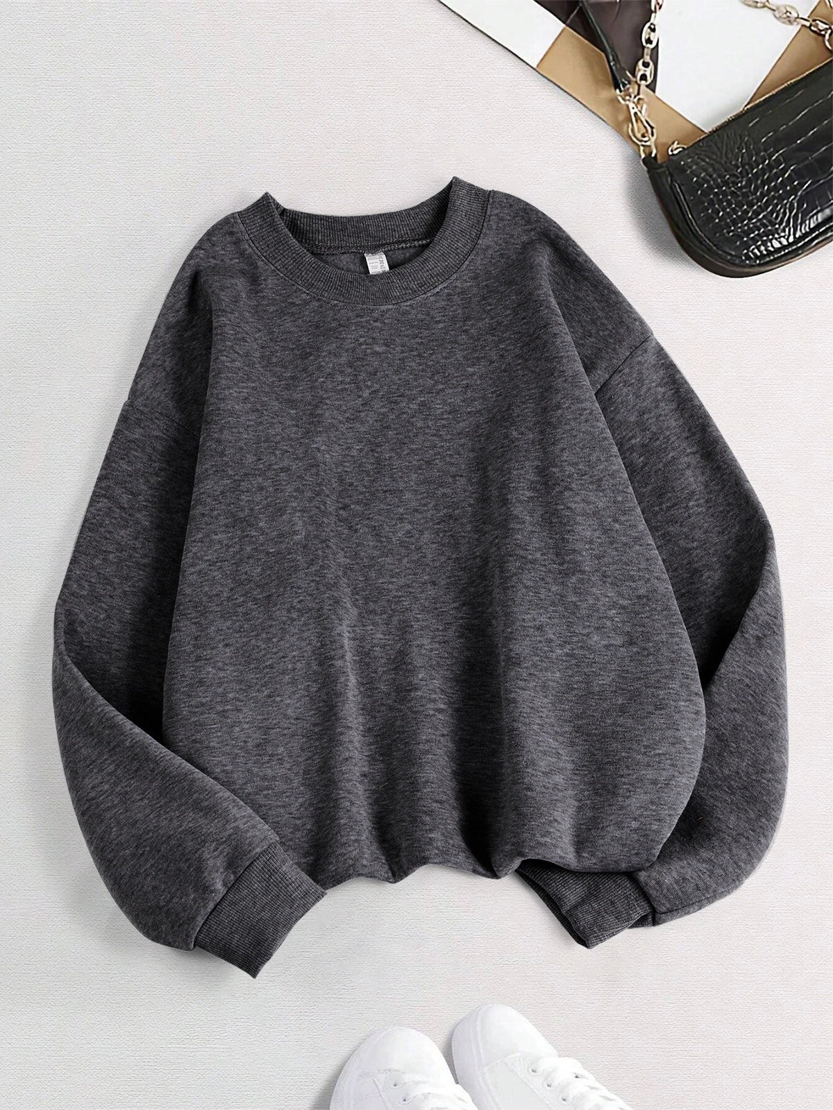 🤍 Sudadera Oversize de Forro Polar – Comodidad Esencial Invierno