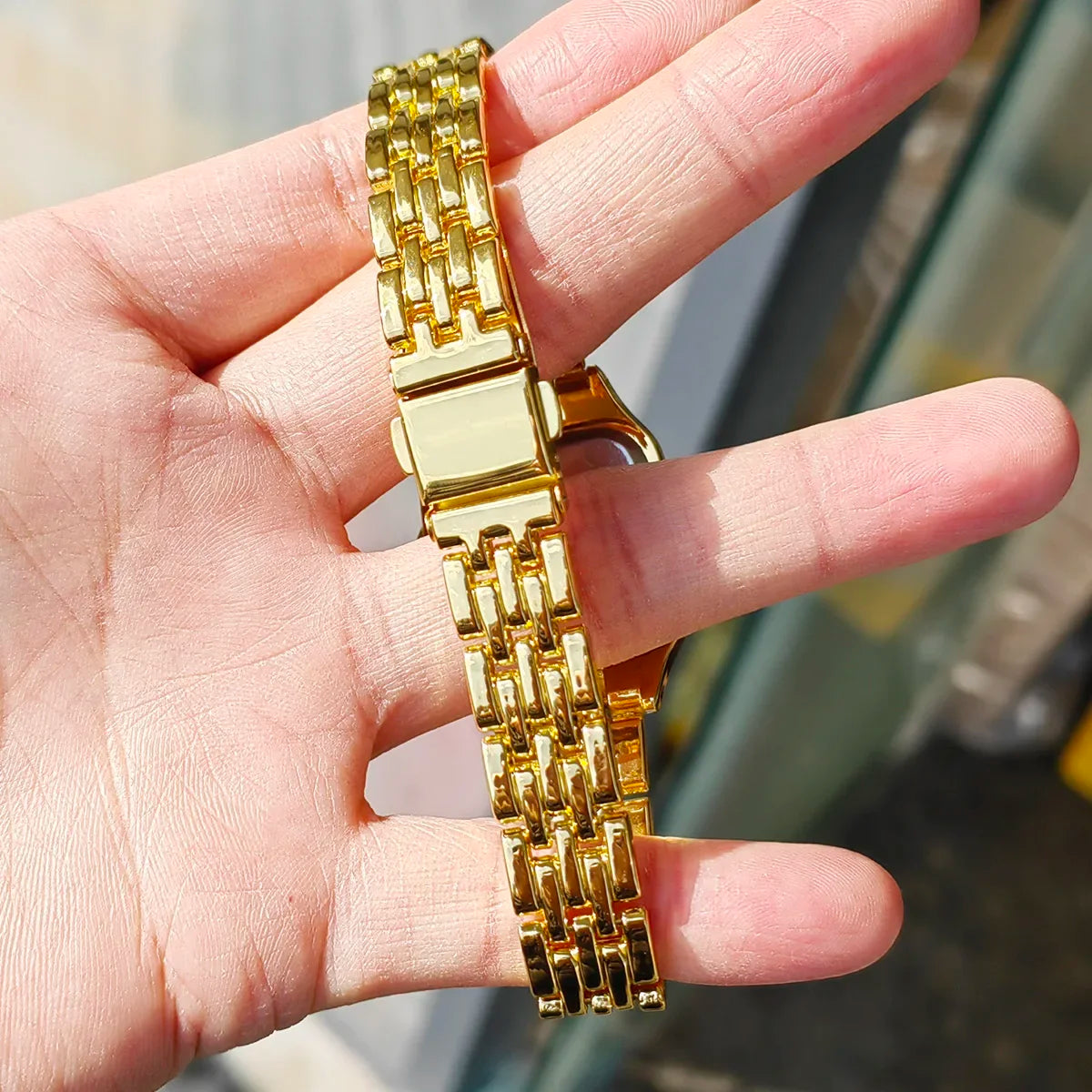 Reloj de Cuarzo con Brazalete de Diamantes – Colección Premium