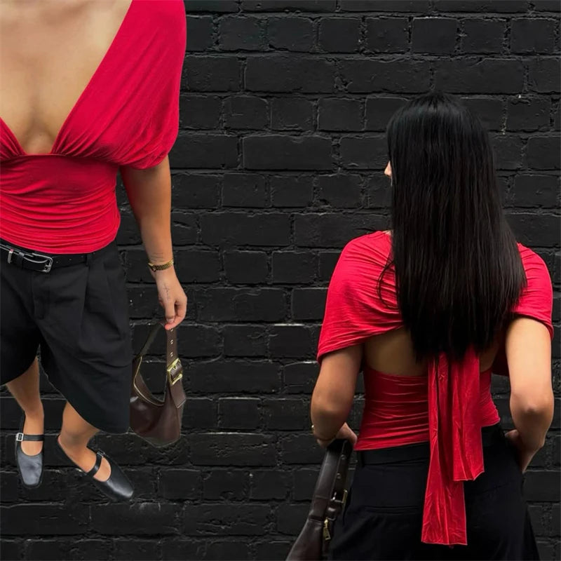 Sexy V-neck cami crop top for women; slim-fit Y2K style, backless, with lace-up and ruched detail. Ideal for parties and clubs. Summer 2026 trend.