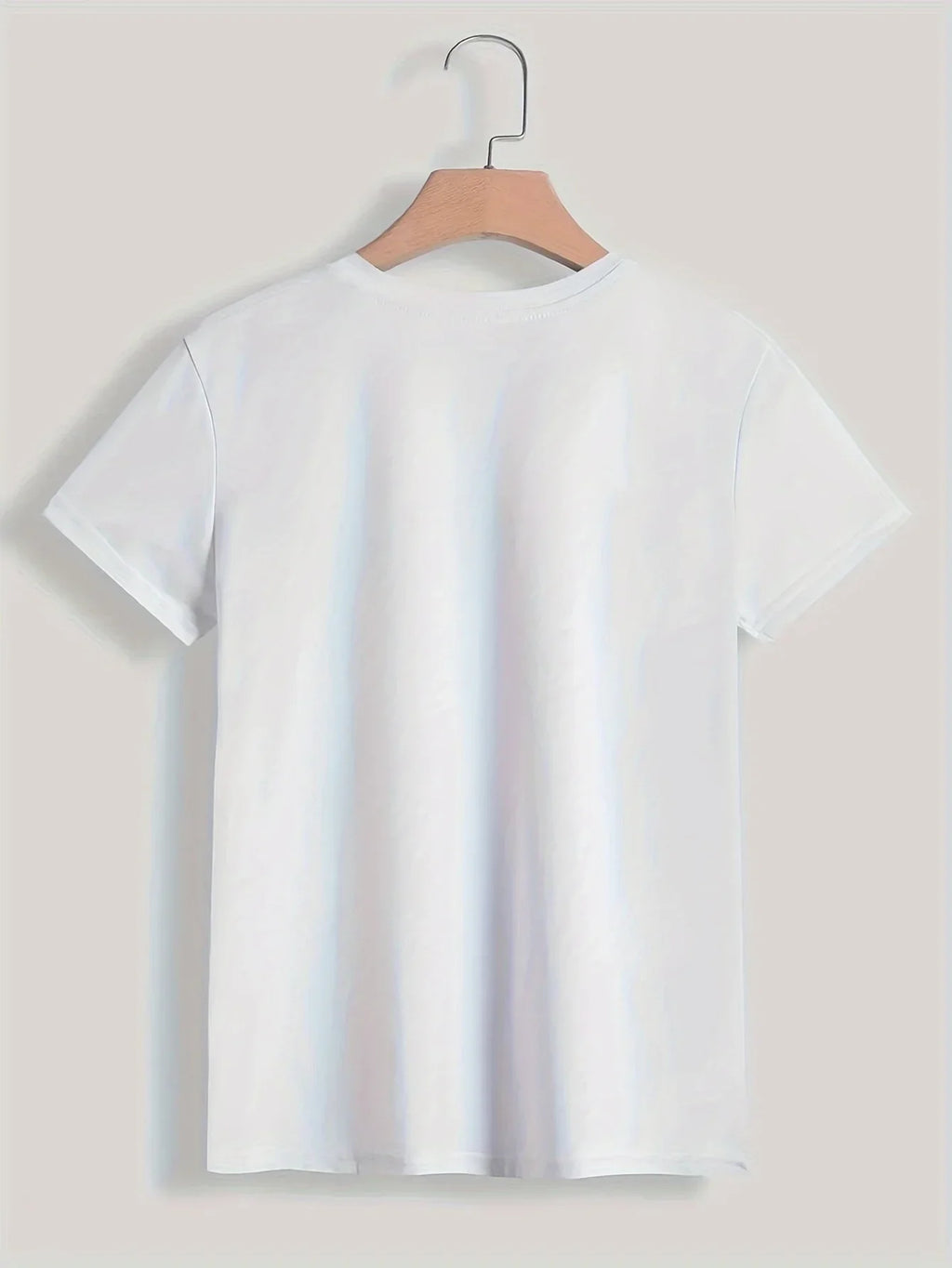 Y2K-style Paris-print t-shirt for women and girls; short sleeves, crew neck, casual garment ideal for spring and summer.