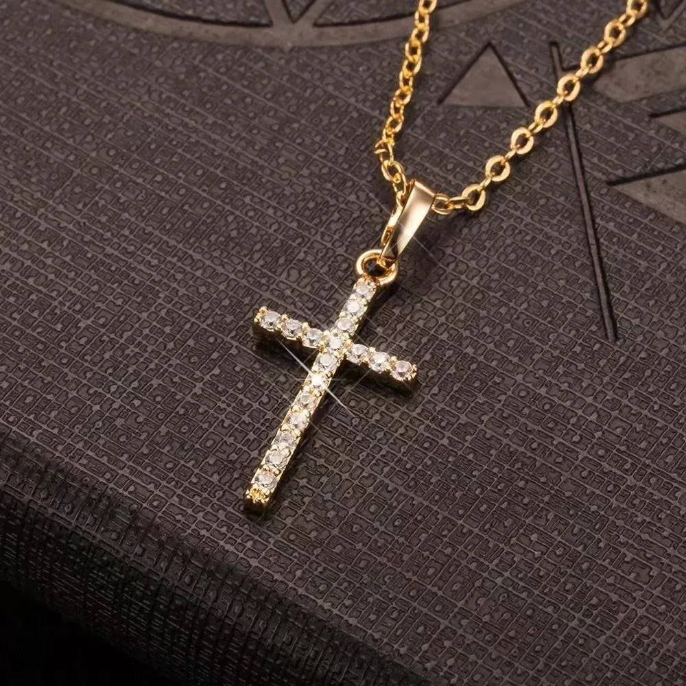 💎 Collar Cruz con Colgante de Zircón – Joyería Unisex Premium