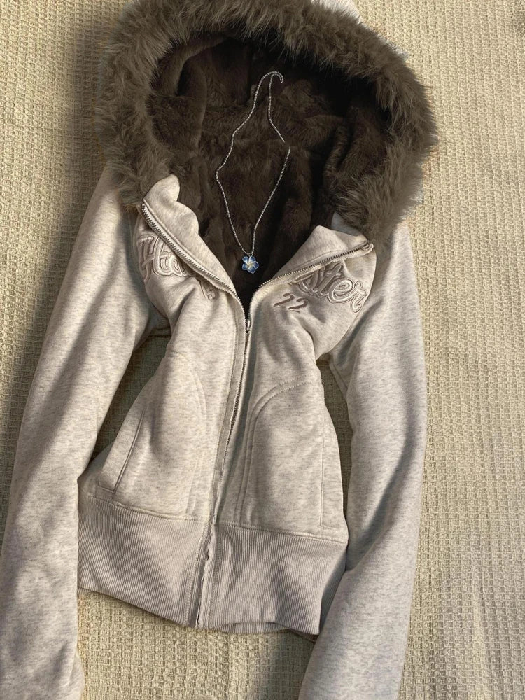 🦴 Hoodie Patchwork Vintage Y2K con Pelo y Bordado – Grunge Otoñal
