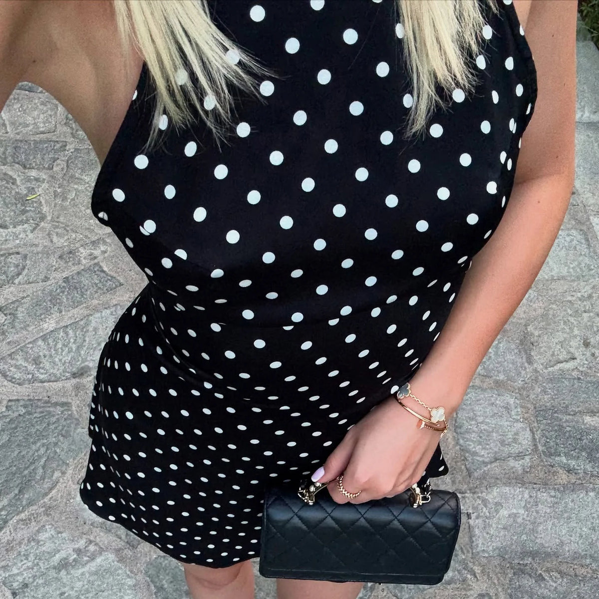 Vestido Mini Halter de Lunares para Mujer – Elegante, Espalda Descubierta, Fiesta